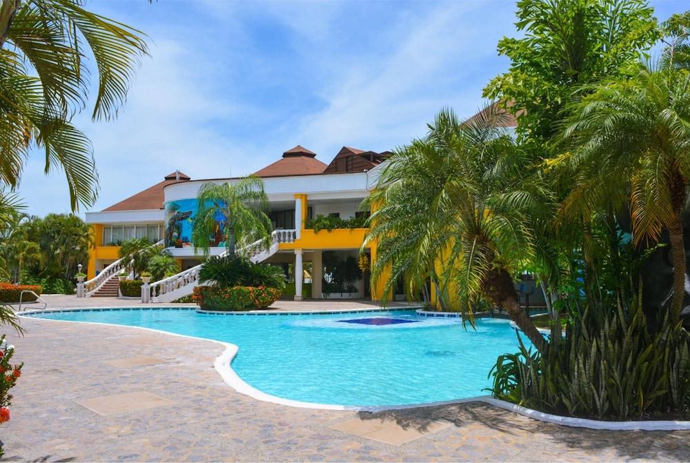 Hotel Palma Real Sambo Creek Экстерьер фото
