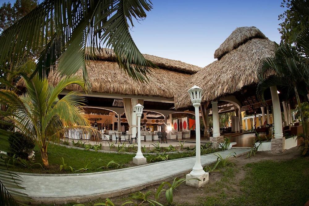 Hotel Palma Real Sambo Creek Экстерьер фото