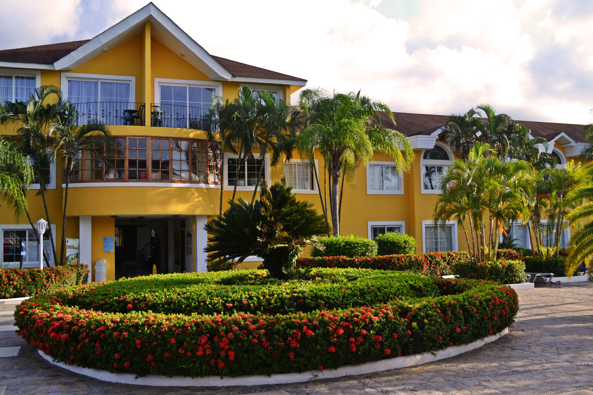 Hotel Palma Real Sambo Creek Экстерьер фото